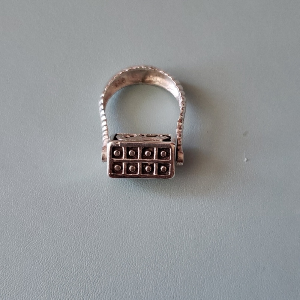 Vintage Moveable Silver Ring
